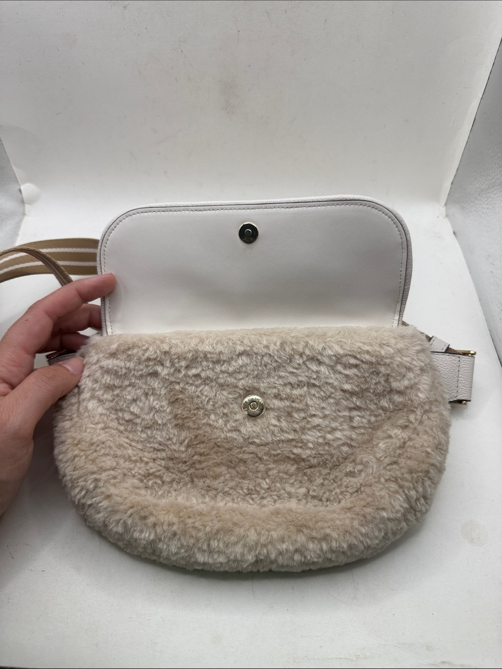 Kate Spade Rosie Faux Shearling Waist Belt Bag Fanny Pack Tan Fuzzy Furry Boho - Picture 4 of 16